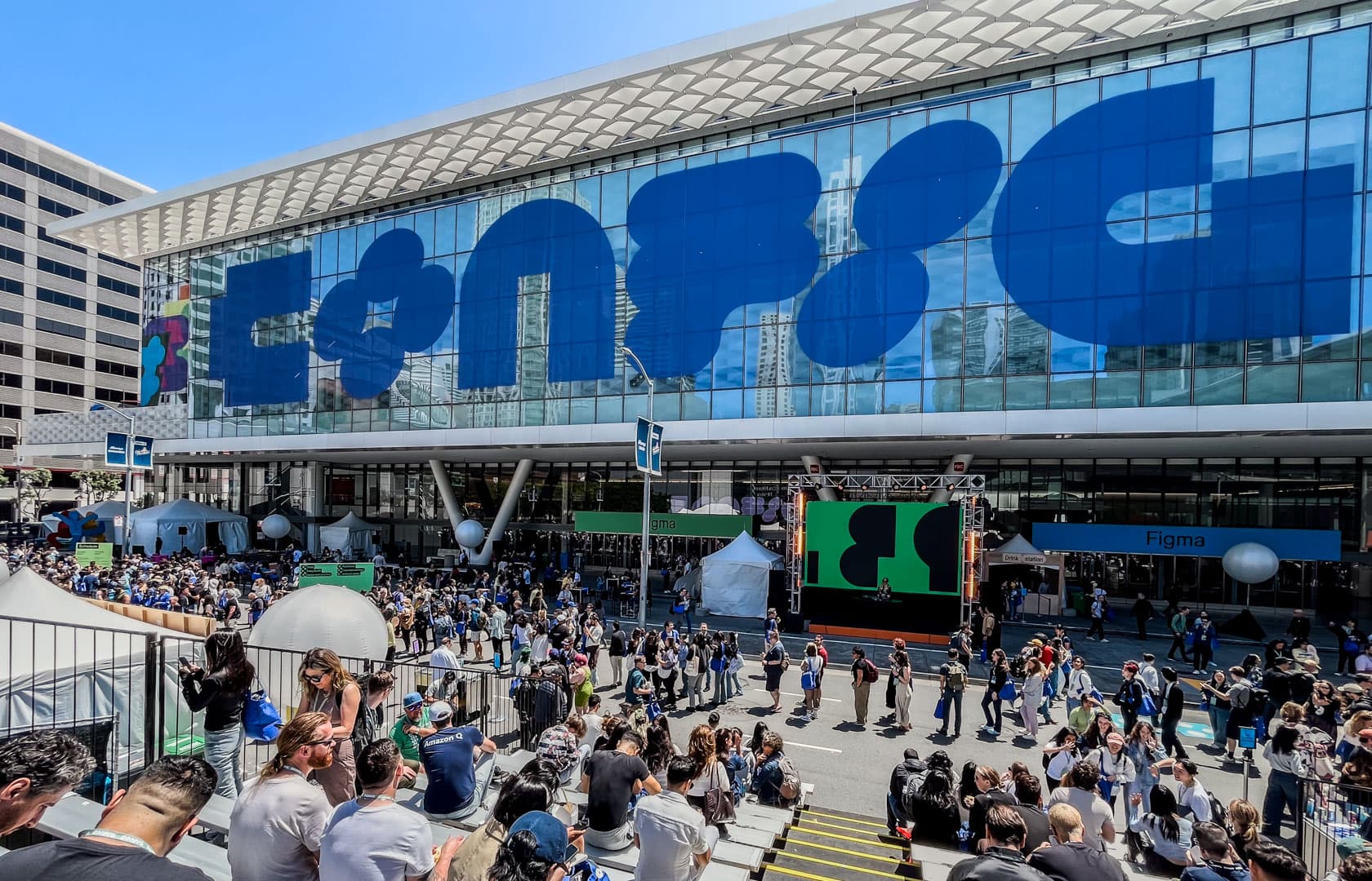 샌프란시스코의 나른한 날씨 속 Moscow Center